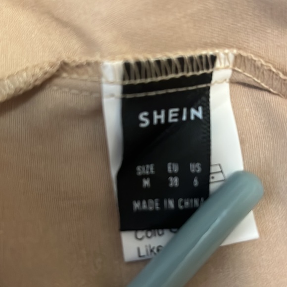 Shorts - Picture 2 of 4